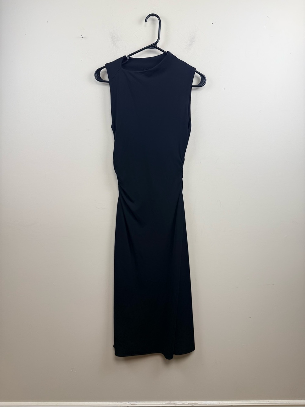 Judith & Charles black sleeveless midi dress with stretch 0